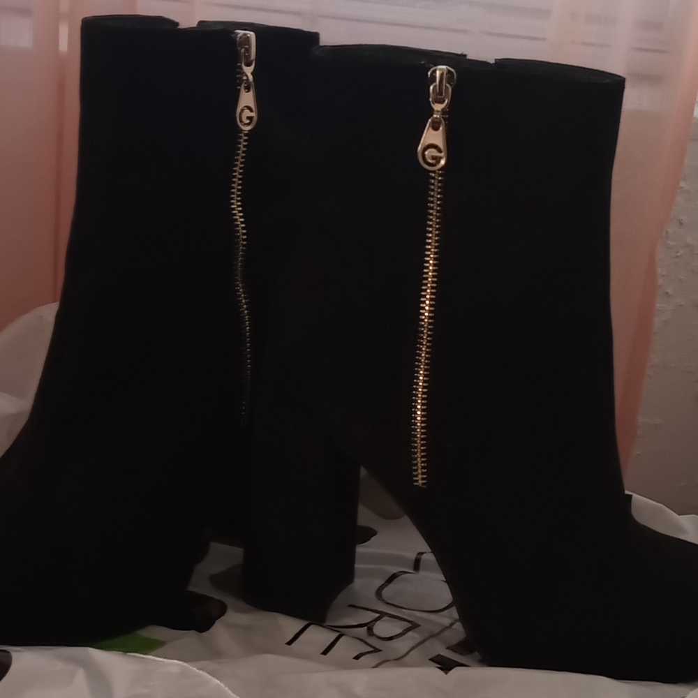 Guess Black Heeled Boots with Gold Zipper